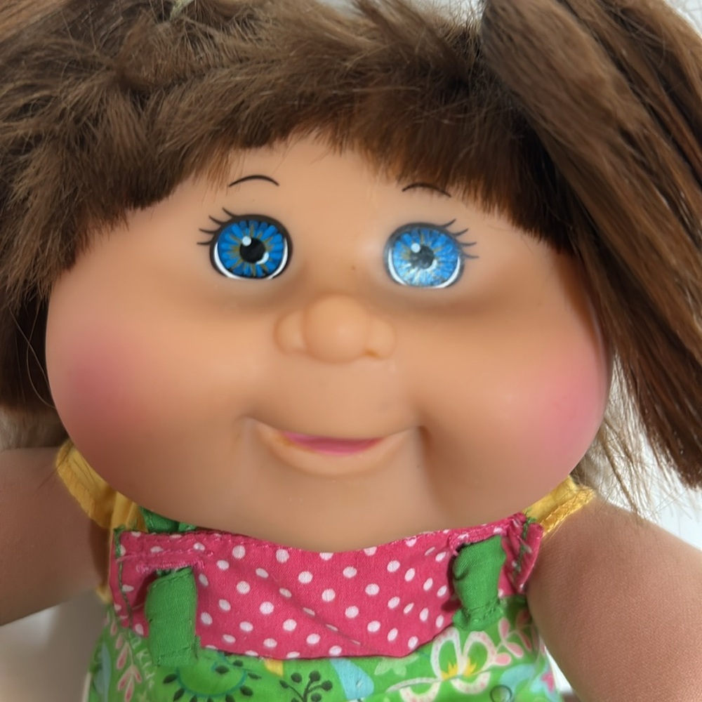 Cabbage Patch Doll With Pig Rail and Green Dress - Picture 2 of 13